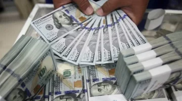 تراجع مفاجئ في سعر الدولار مقابل الجنيه المصري بنهاية تعاملات يوم الثلاثاء